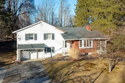 3 Titusville Hts, Poughkeepsie, NY 12603