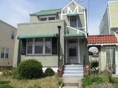 13740 234th St, New York, NY 11422