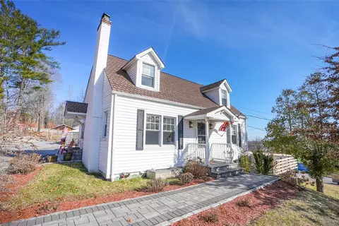 466 Underhill Ave, Yorktown, NY 10598