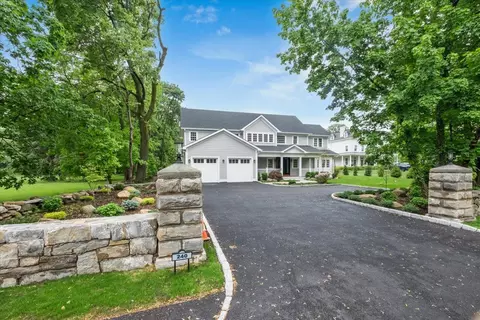 240 Fort Hill Rd, Greenburgh, NY 10583