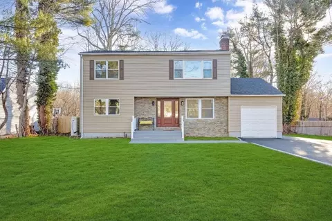 139 Brooksite Dr, Smithtown, NY 11787