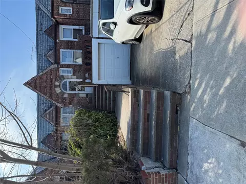 15134 20th Rd, New York, NY 11357