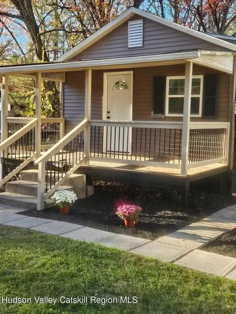 143 Hilltop Ter, Rochester, NY 12446