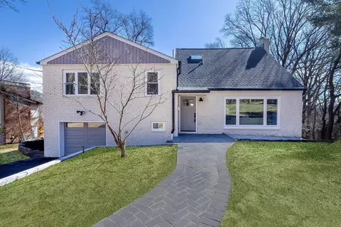 2 Sunset Ln, Greenburgh, NY 10530
