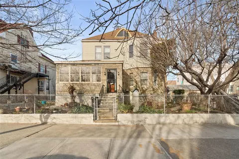 1612 Overing St, New York, NY 10461