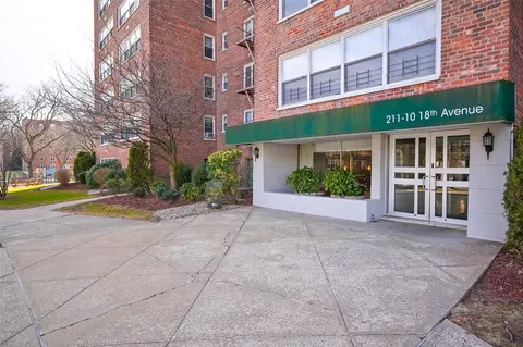 211-10 18 Ave #2D, Bayside, NY 11360