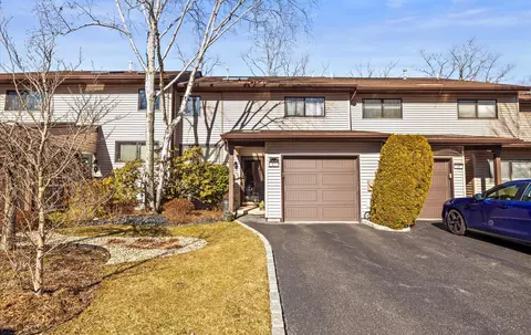 67 Northgate Cir, Melville, NY 11747