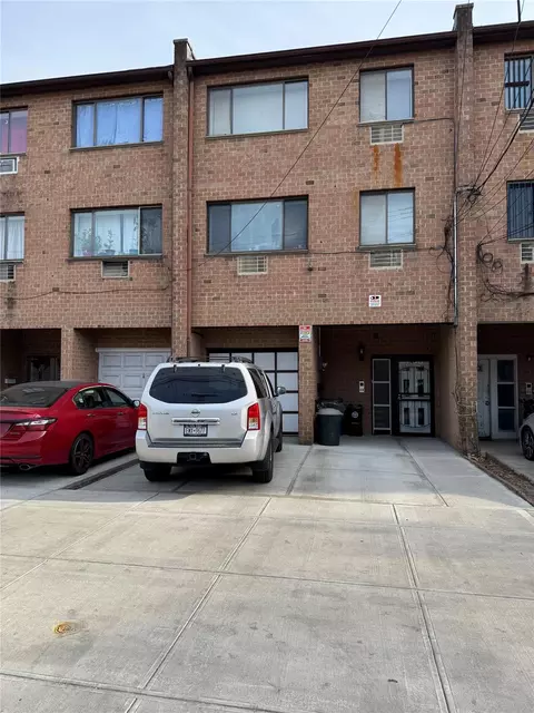 104-14 101st Ave, New York, NY 11416