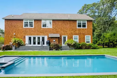 68 Sandy Hollow Rd, Southampton, NY 11968