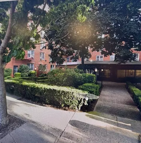 63-11 Queens Blvd #2D, New York, NY 11377