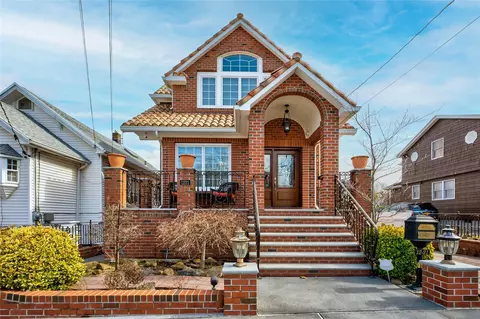 1221 152nd St, New York, NY 11357
