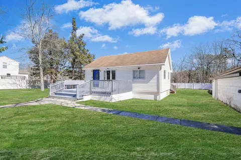 55 Church Dr, Mastic Beach, NY 11951