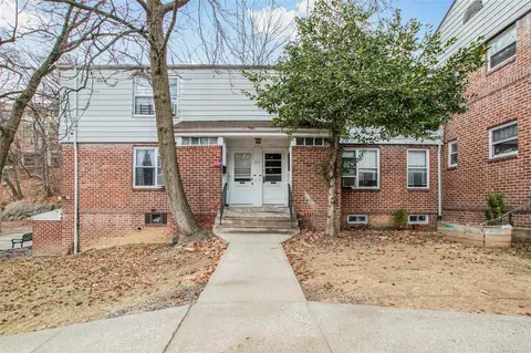213 Rumsey Rd #2B, Yonkers, NY 10705