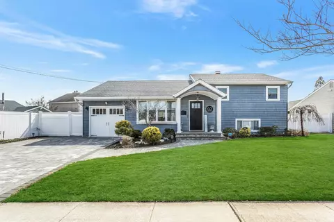 63 Swan Dr, Massapequa, NY 11758