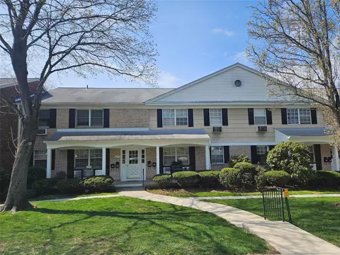 234 Parkside Dr, Ramapo, NY 10901
