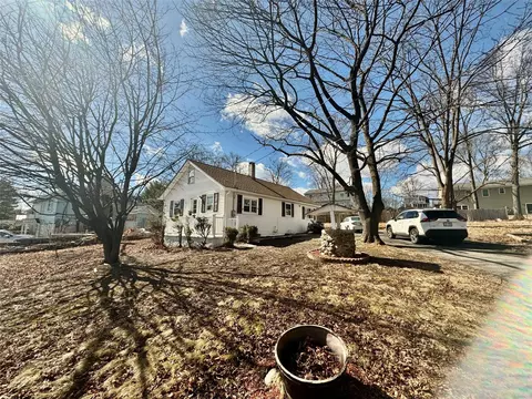 86 Brookline Ave, Wallkill, NY 10940