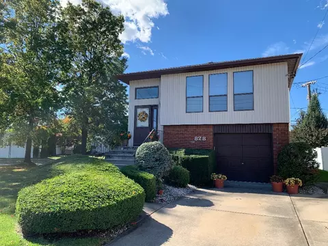 828 Newbridge Rd, North Bellmore, NY 11710