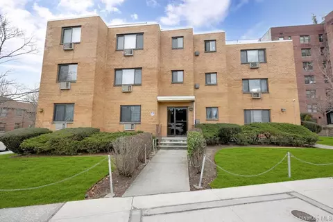 170-20 Crocheron Ave #206, Flushing, NY 11358