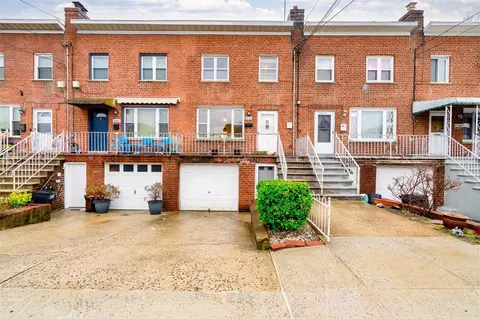 2956 Waterbury Ave, New York, NY 10461