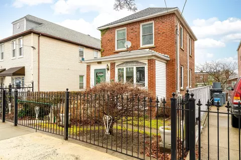 740 Logan Ave, New York, NY 10465