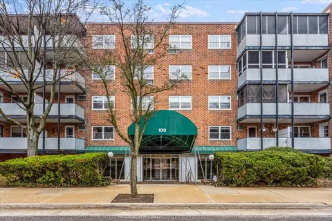 100 Lincoln Ave #12C, North Hempstead, NY 11501