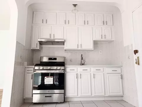 63-60 102nd St #B-14, New York, NY 11374