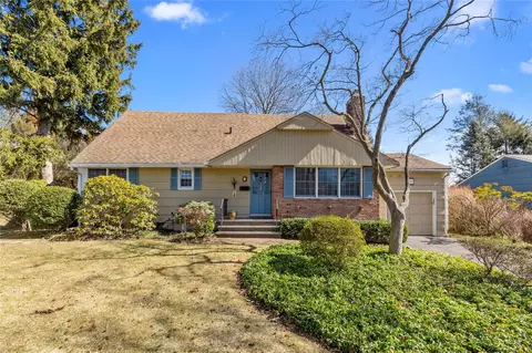 31 Rellim Dr, Glen Cove, NY 11542