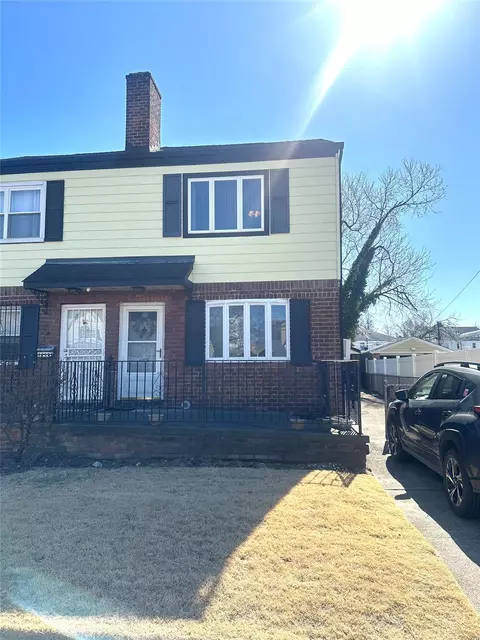 138-22 63 Ave, New York, NY 11367