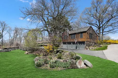 226 Mount Airy Rd W, Cortlandt, NY 10520