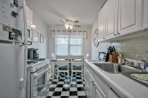 43 N Forest Ave #C3, Rockville Centre, NY 11570
