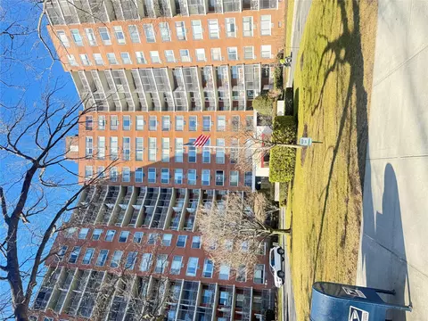 220-55 46 Ave #9T, Bayside, NY 11361