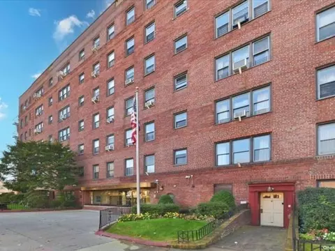 143-50 Hoover Ave #512, Jamaica, NY 11435