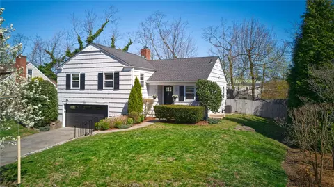 10 Copley Rd, Larchmont, NY 10538