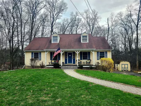 48 Fletcher Dr, Newburgh, NY 12550