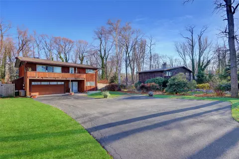 270 Ocean Ave, Northport, NY 11768