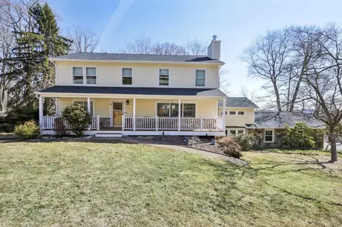 534 Overlook Dr S, Mahopac, NY 10541