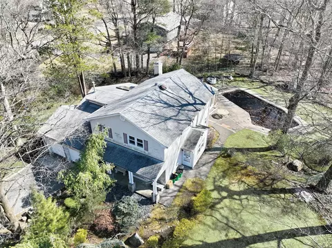 7 Keith Dr, Ramapo, NY 10952