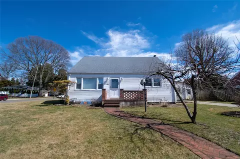 2135 Maple St, Baldwin, NY 11510