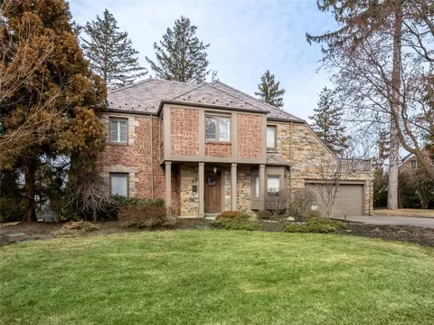 67 Village Rd, North Hempstead, NY 11030