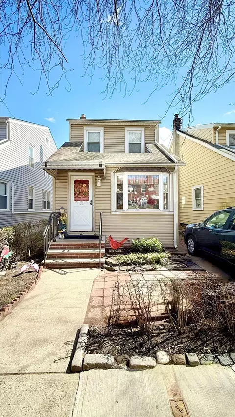 34-15 153rd St, Flushing, NY 11354