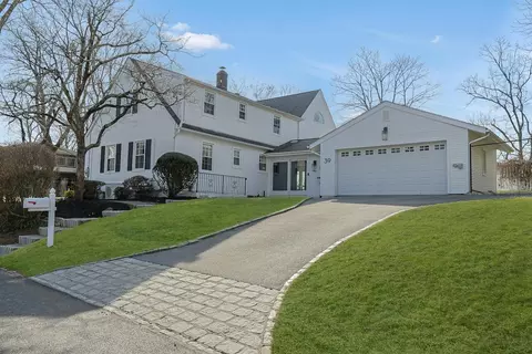 39 Eiler Ln, Greenburgh, NY 10533