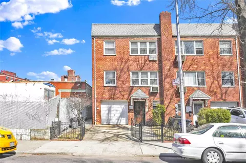 21-11 33rd Rd, Astoria, NY 11106