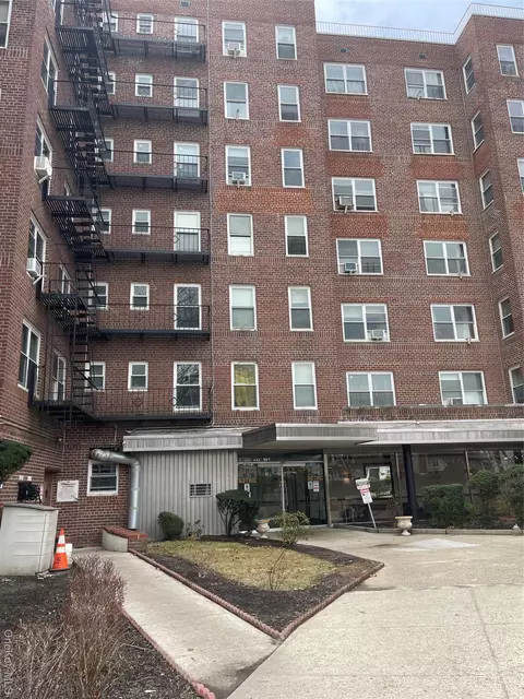 84-50 169 St #509, Jamaica, NY 11432