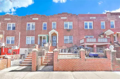 5153 48th St, New York, NY 11377