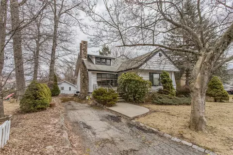 72 Murray Rd, Greenwood Lake, NY 10925