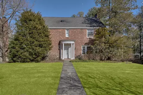 10 Richbell Rd, White Plains, NY 10605