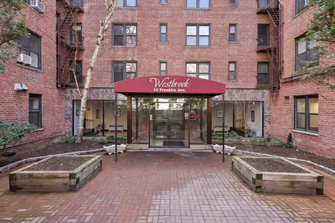 10 Franklin Ave #4L, White Plains, NY 10601