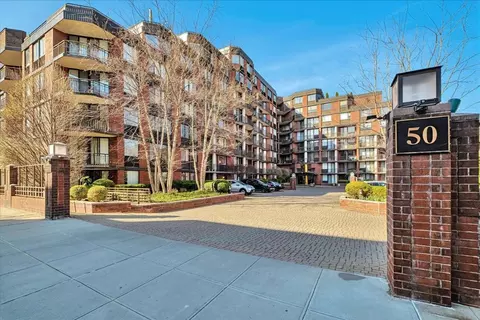 50 E Hartsdale Ave #3R, Greenburgh, NY 10530