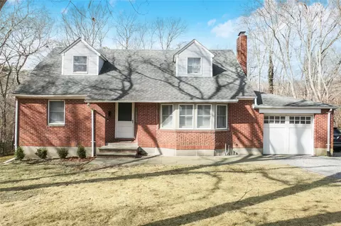 158 Donegan Ave, Brookhaven, NY 11772