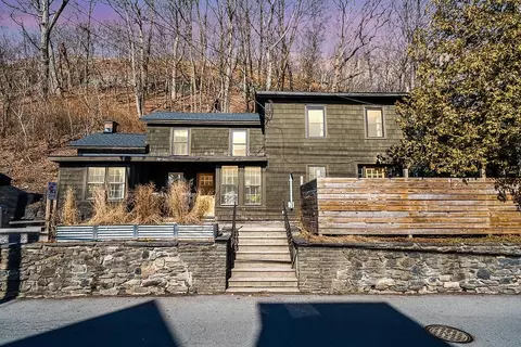 32 Hudson St, Port Jervis, NY 12771